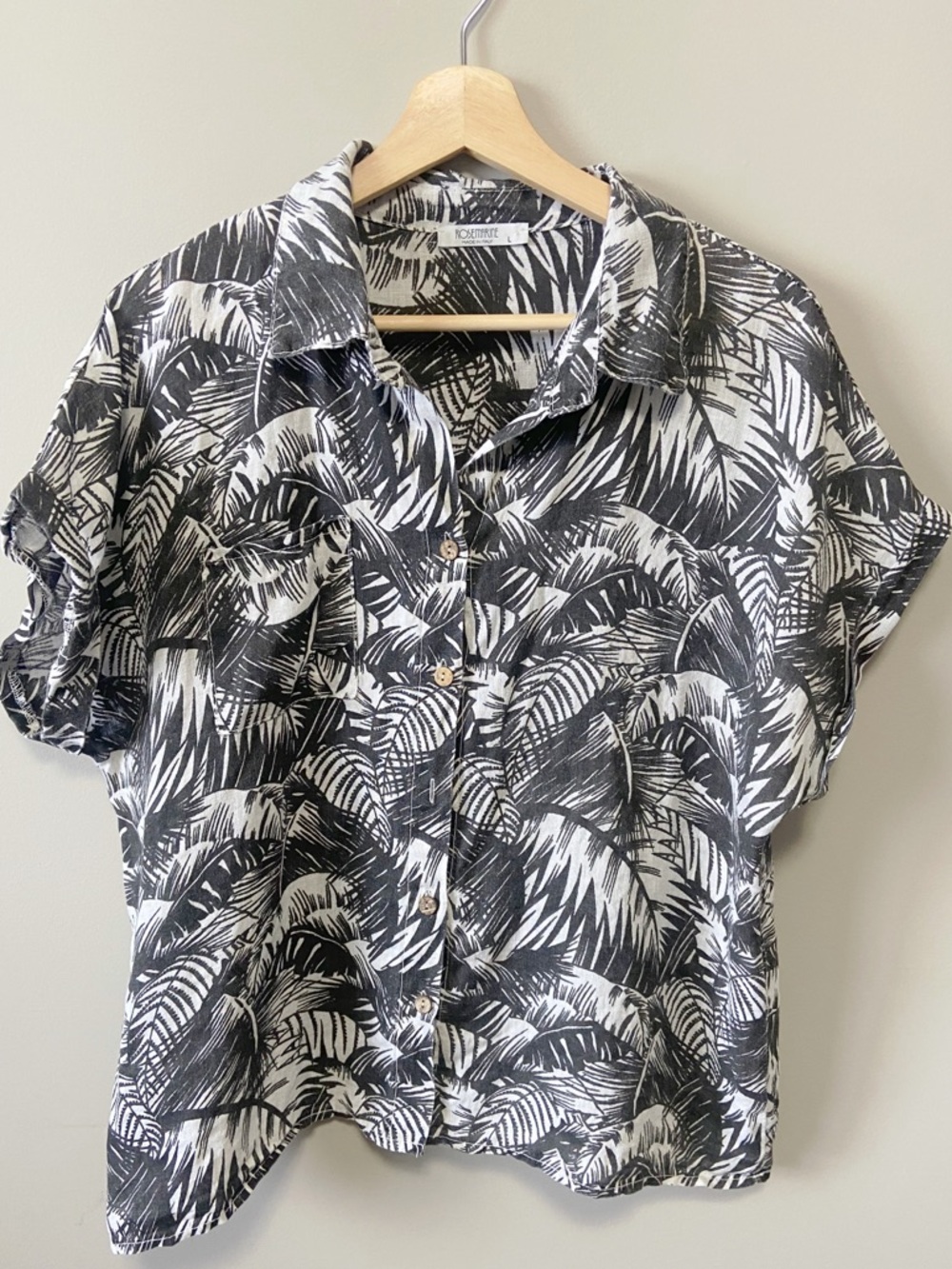 Rosemarine - Tropical Leaf Black & White Button-Down Shirt